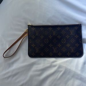 Louis Vuitton neverfull mm monogram pouchette
